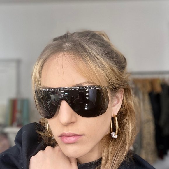 VINTAGE ICONIC CHANEL Shield Chain Sunglasses - Picture 2 of 12